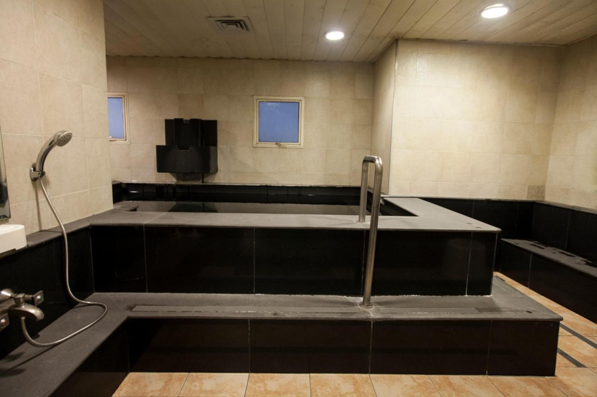 Avalon Courtyard Residence Suites Yeni Delhi Dış mekan fotoğraf